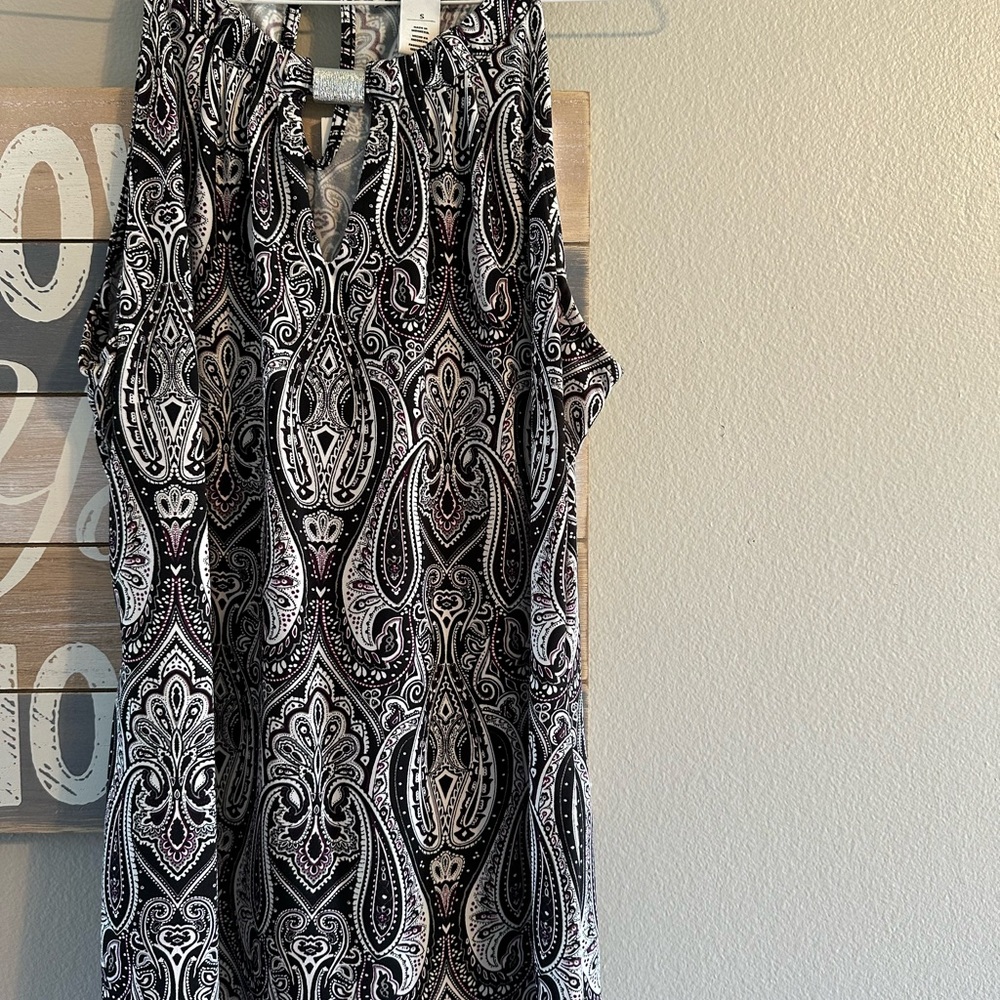 White House Black Market Black and White Paisley Blouse